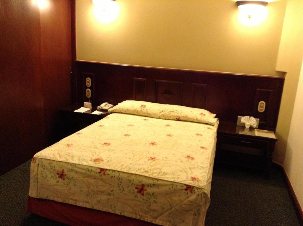 Uruapan  Hotel Real De Uruapan מראה חיצוני תמונה