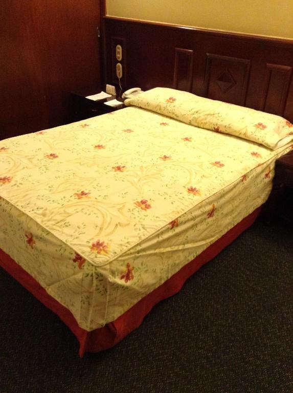 Uruapan  Hotel Real De Uruapan חדר תמונה