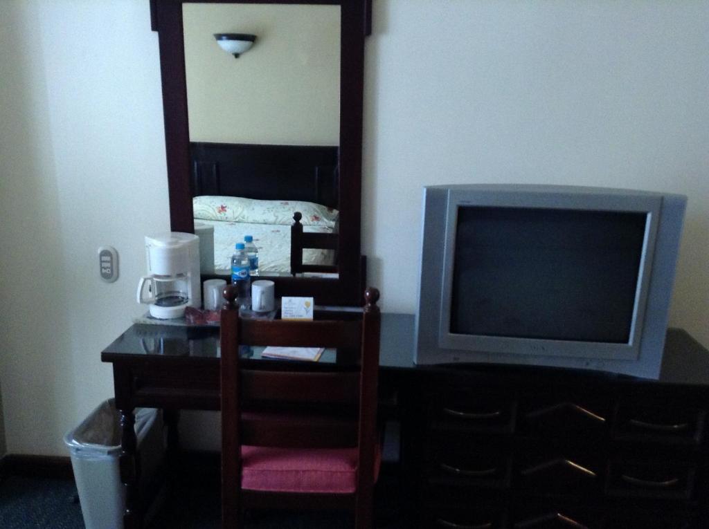 Uruapan  Hotel Real De Uruapan חדר תמונה