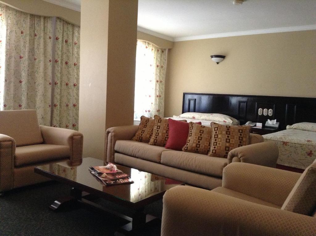 Uruapan  Hotel Real De Uruapan מראה חיצוני תמונה